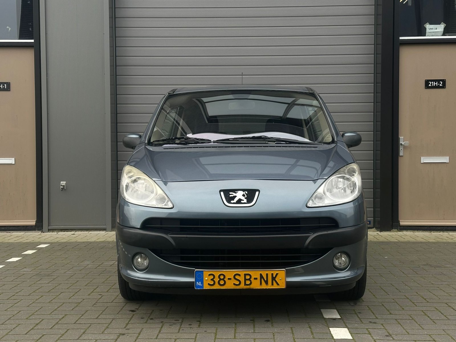 Peugeot 1007 1.4 75 PK Automaat Elek ramen Elek deuren Airco