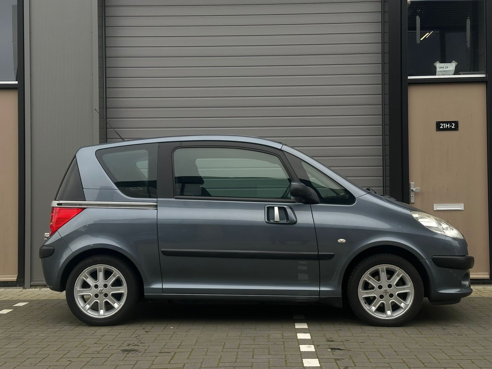 Peugeot 1007 1.4 75 PK Automaat Elek ramen Elek deuren Airco