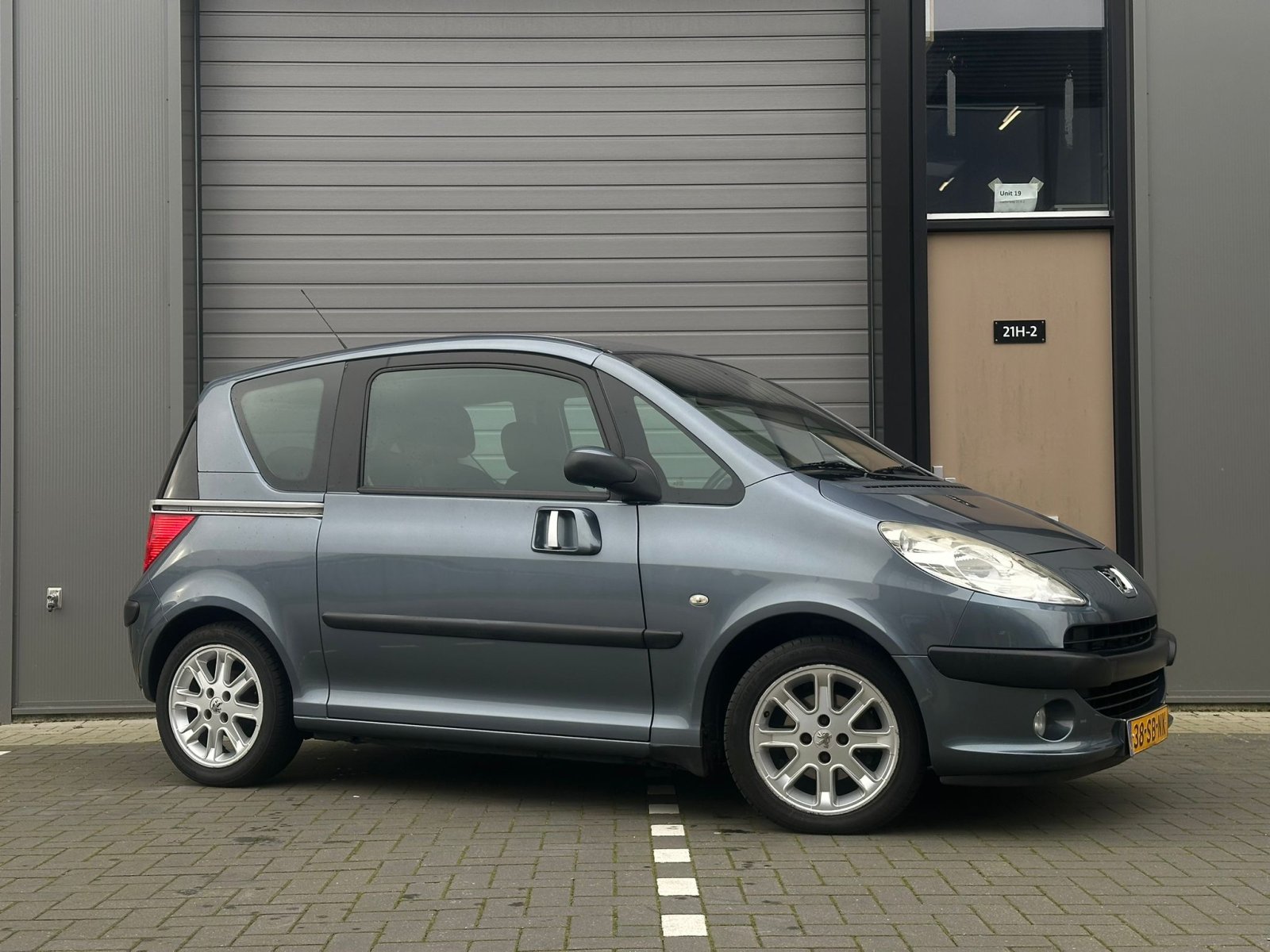 Peugeot 1007 1.4 75 PK Automaat Elek ramen Elek deuren Airco