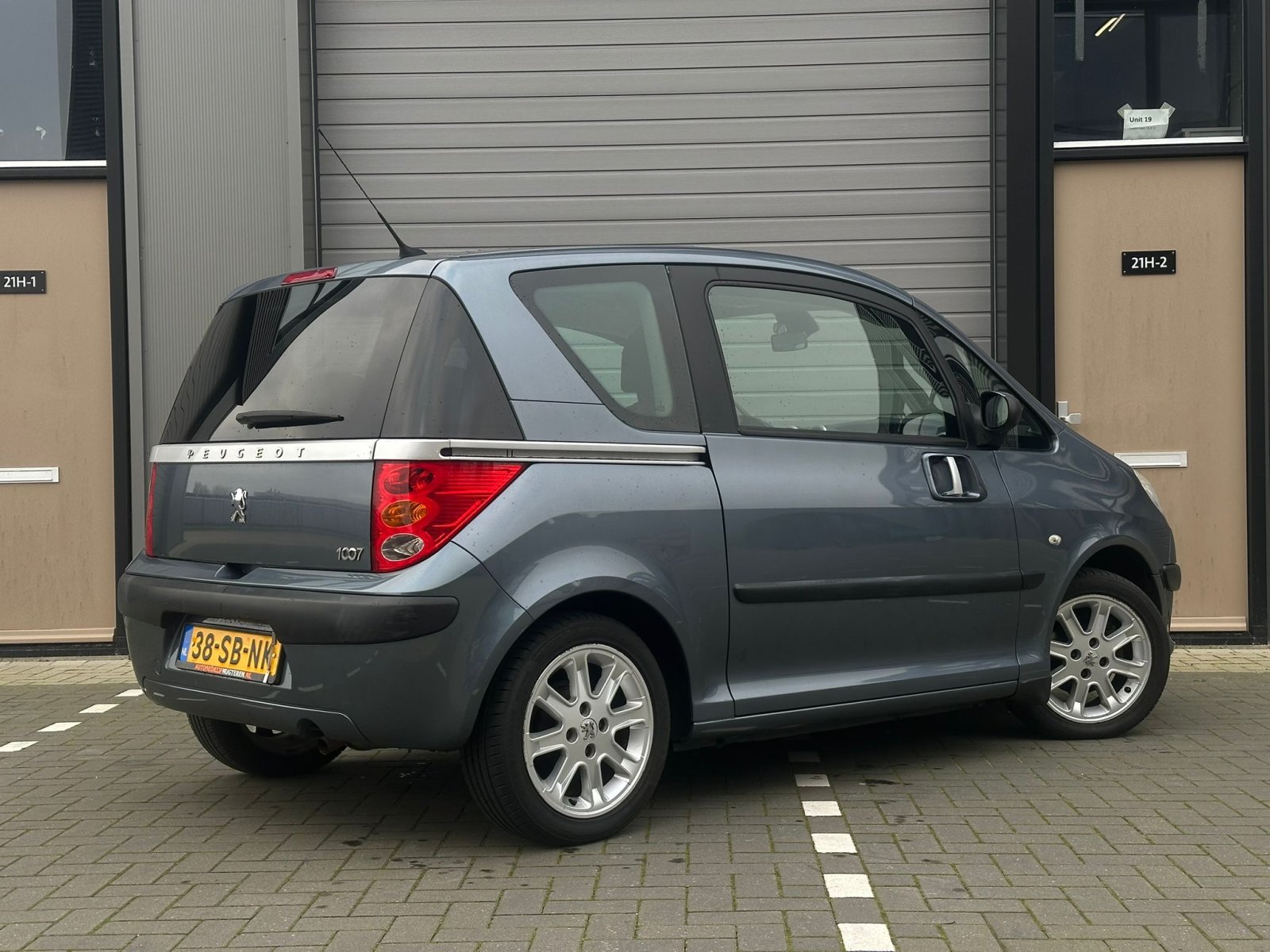 Peugeot 1007 1.4 75 PK Automaat Elek ramen Elek deuren Airco