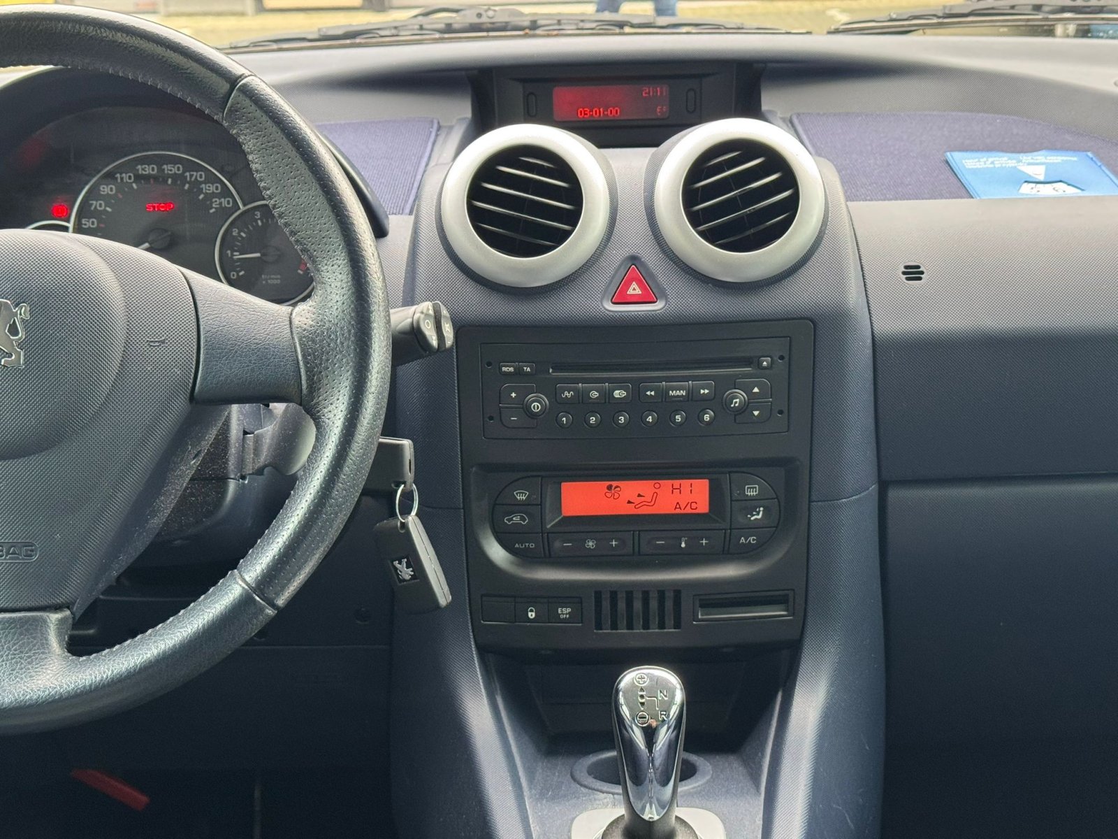 Peugeot 1007 1.4 75 PK Automaat Elek ramen Elek deuren Airco