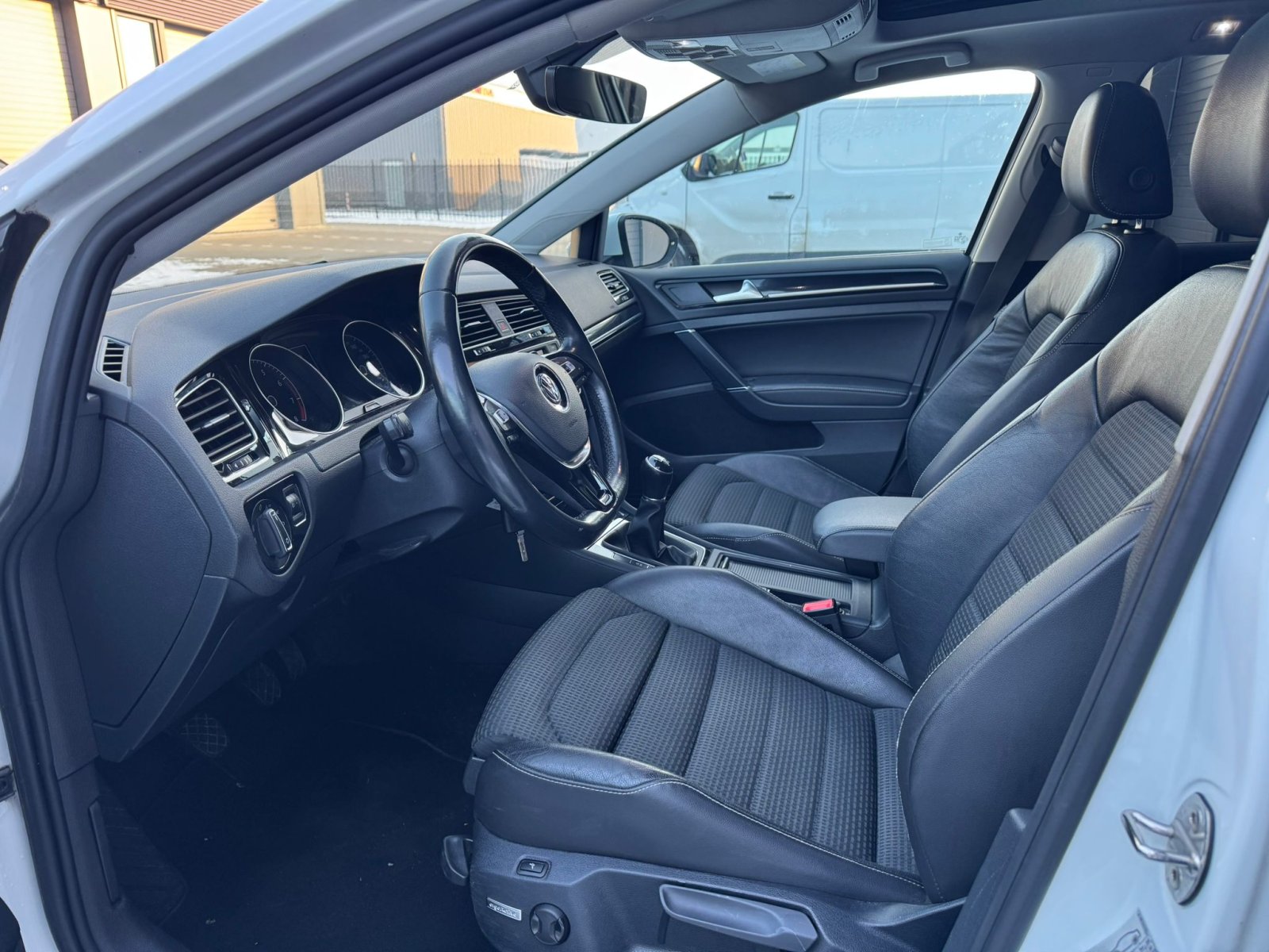 Volkswagen Golf Variant 1.4 TSI Pano / TrekH / Stoel / LMV