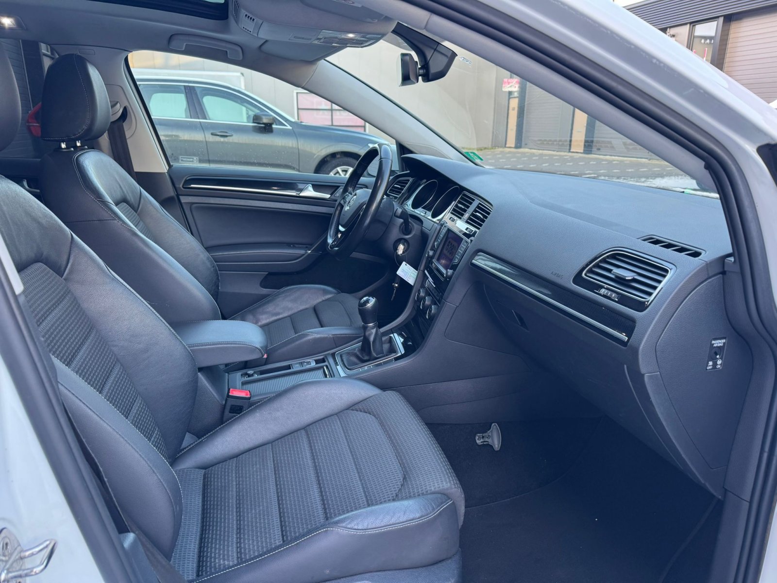 Volkswagen Golf Variant 1.4 TSI Pano / TrekH / Stoel / LMV