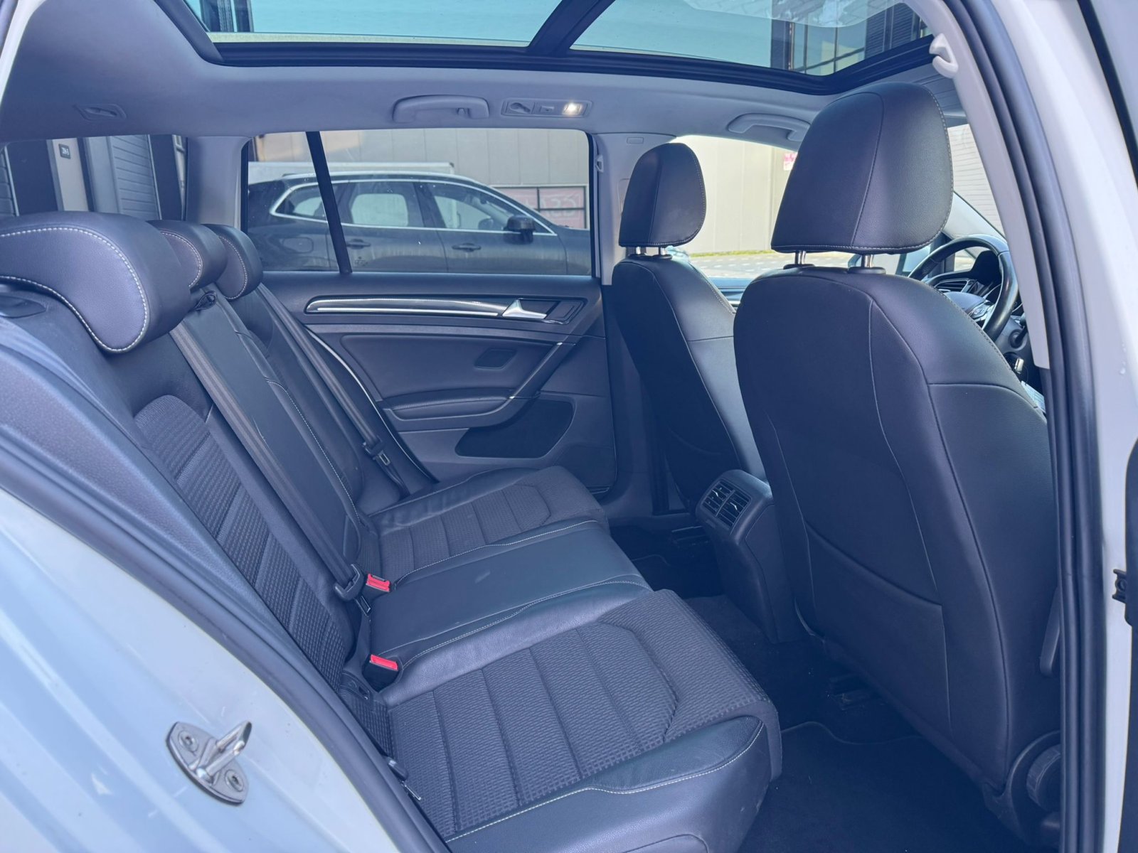 Volkswagen Golf Variant 1.4 TSI Pano / TrekH / Stoel / LMV