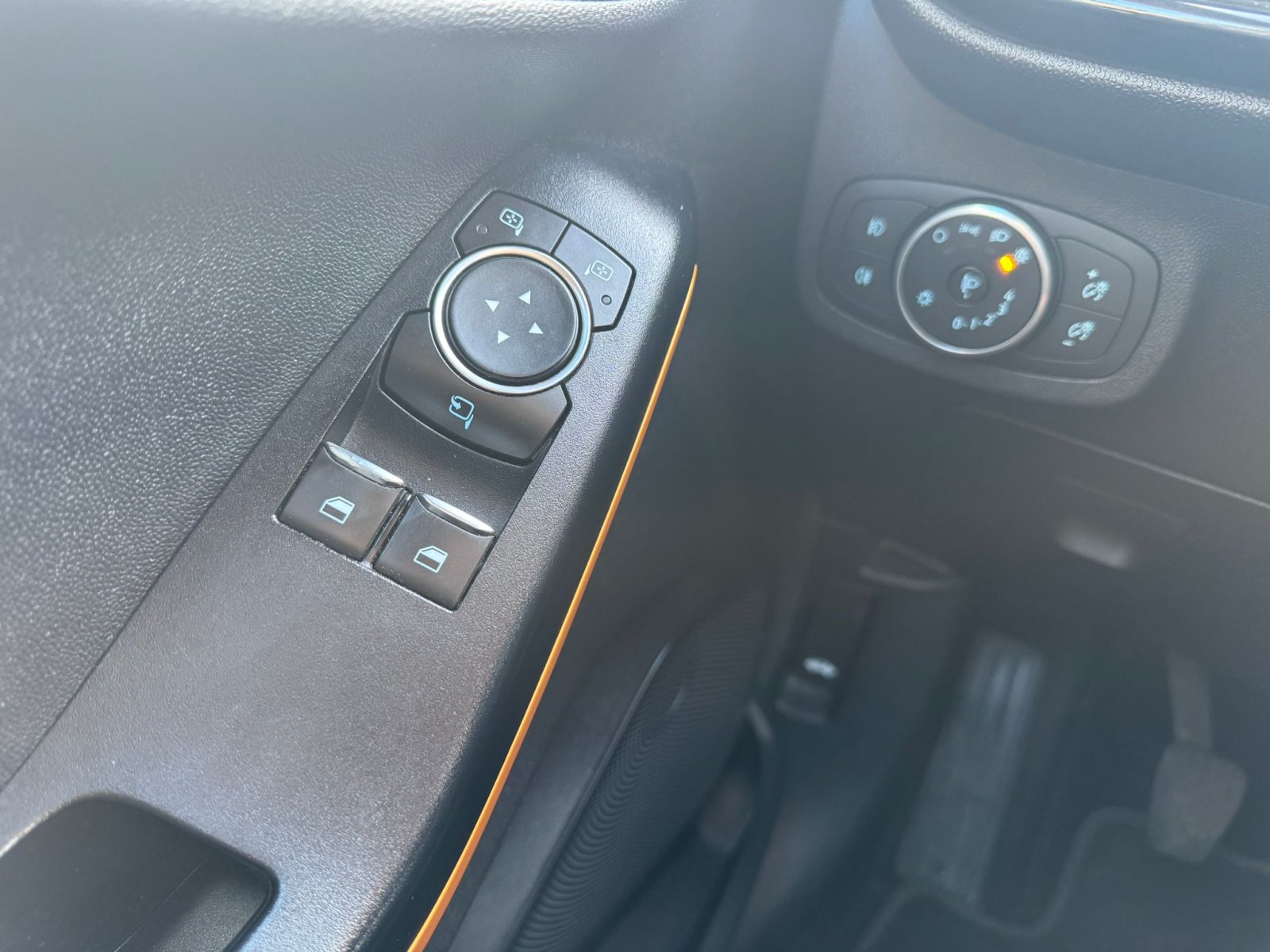 Ford Fiesta 1.0 actieve adaptief cruise Pano LED Airco LMV