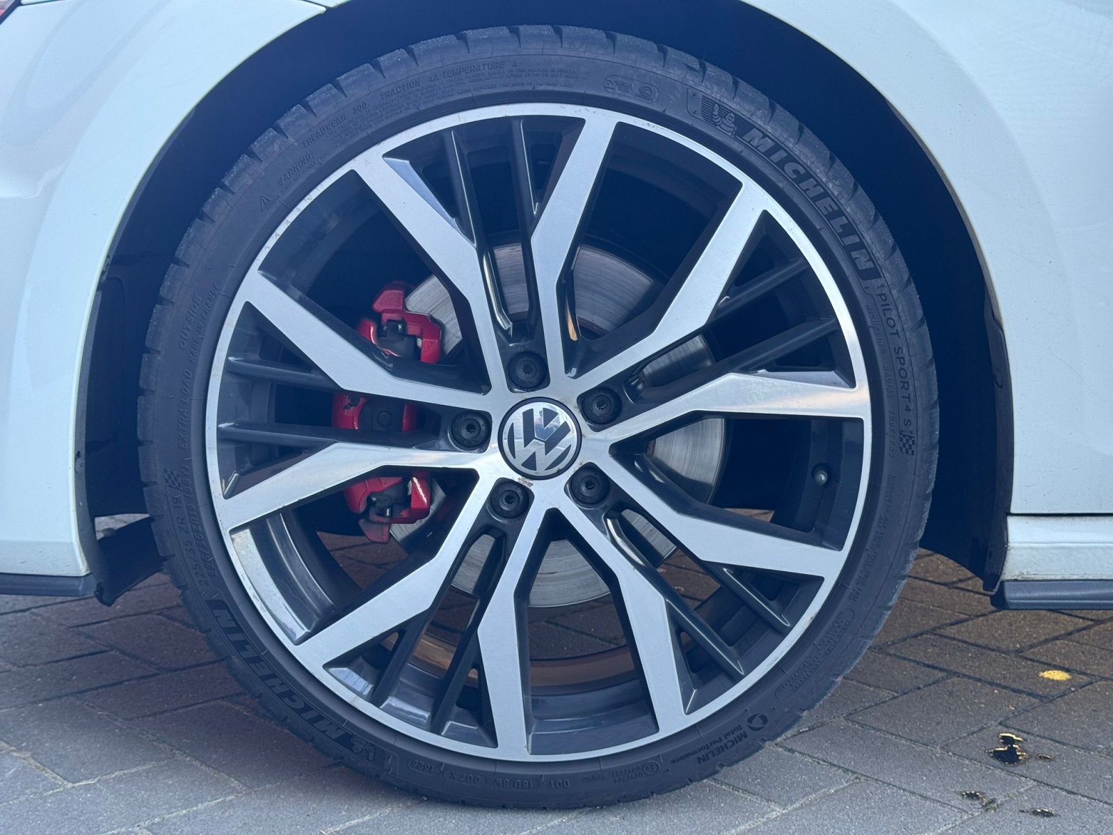 VW Golf 2.0 TSI GTI Performance / Dyn / Key / Pano / Milltek