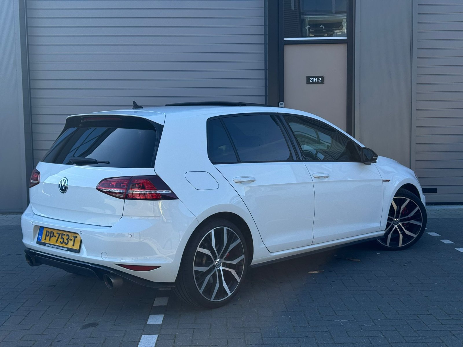 VW Golf 2.0 TSI GTI Performance / Dyn / Key / Pano / Milltek