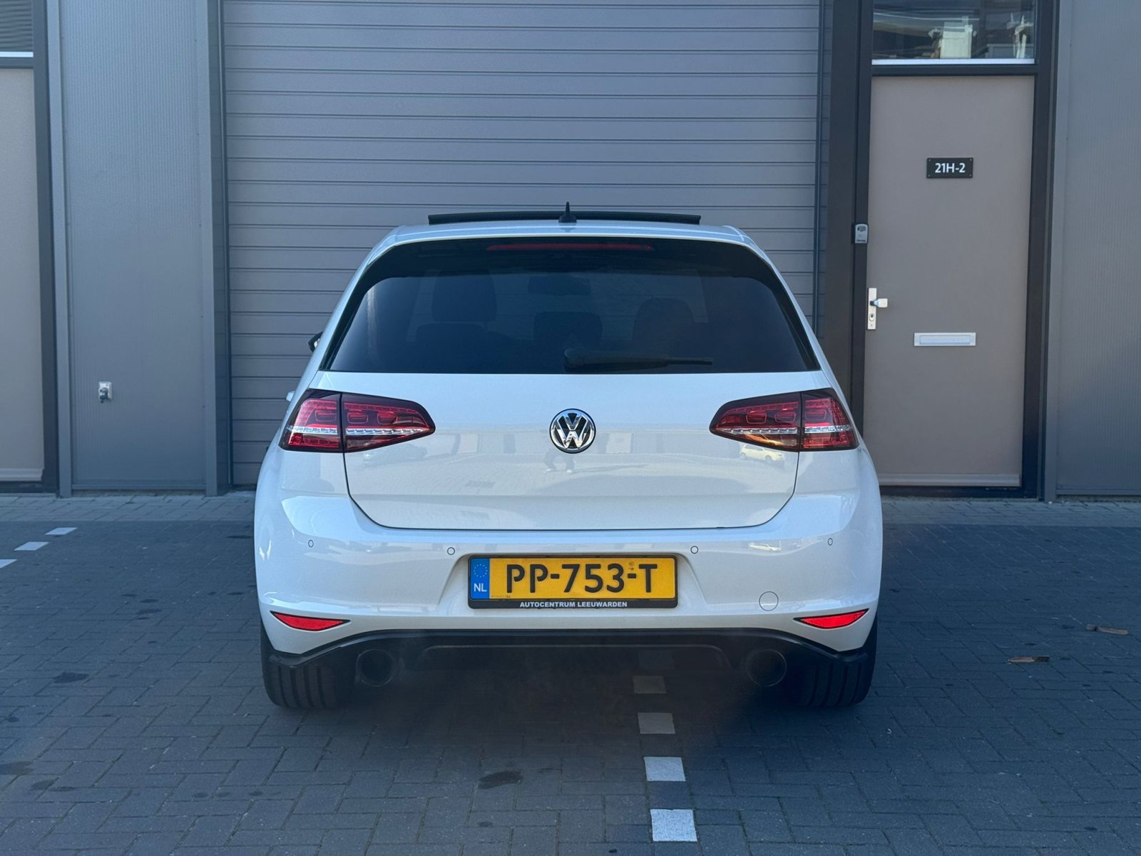 VW Golf 2.0 TSI GTI Performance / Dyn / Key / Pano / Milltek