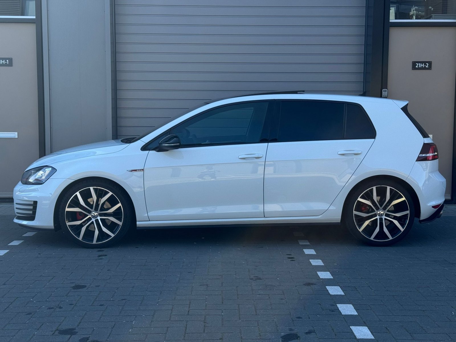 VW Golf 2.0 TSI GTI Performance / Dyn / Key / Pano / Milltek